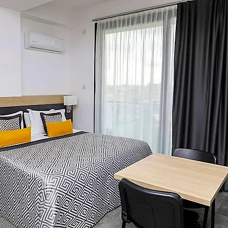Sky Roof Hotel 3*