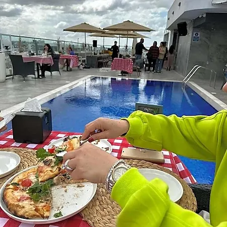 Hotel Sky Roof 3*
