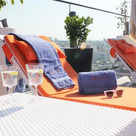 Hotel Sky Roof