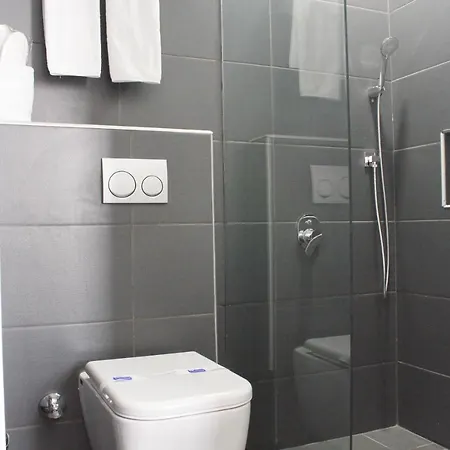 Hotel Sky Roof 3*